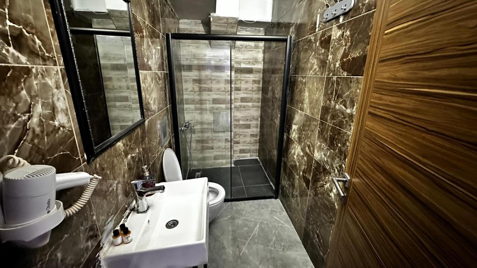 Lara Gaziosmanpasa Guenluek Kiralik Apartment